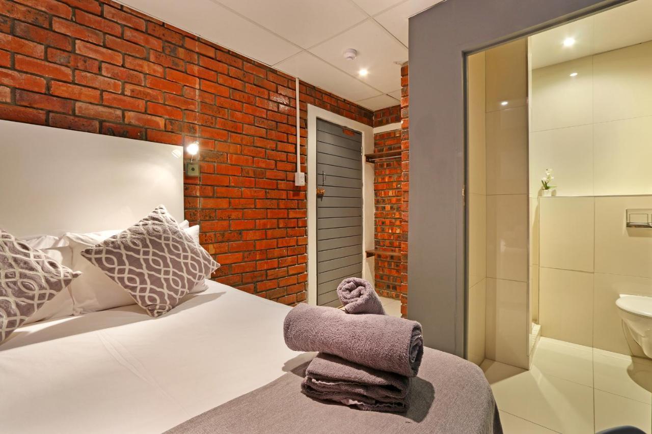 The Rhino Hotel & Apartments Fokváros Kültér fotó
