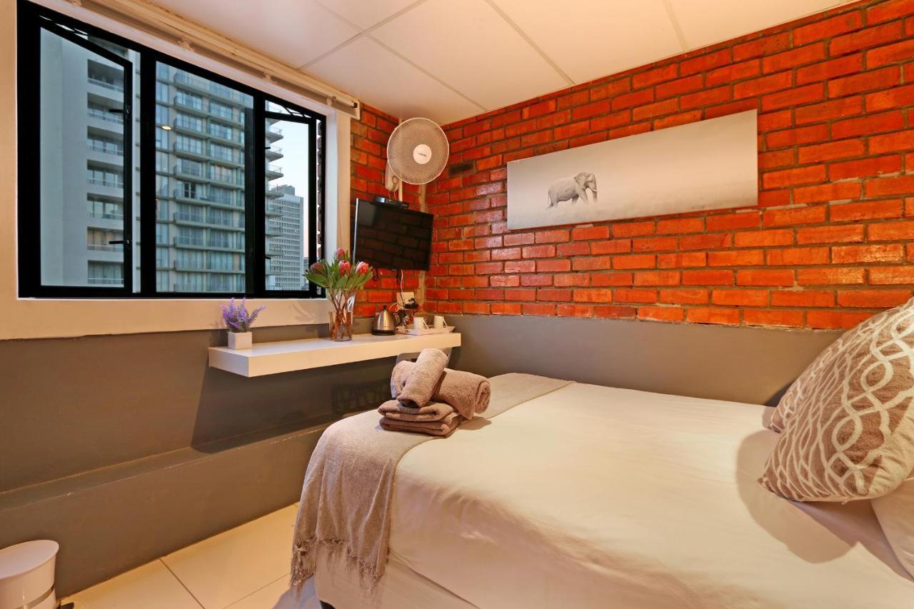 The Rhino Hotel & Apartments Fokváros Kültér fotó
