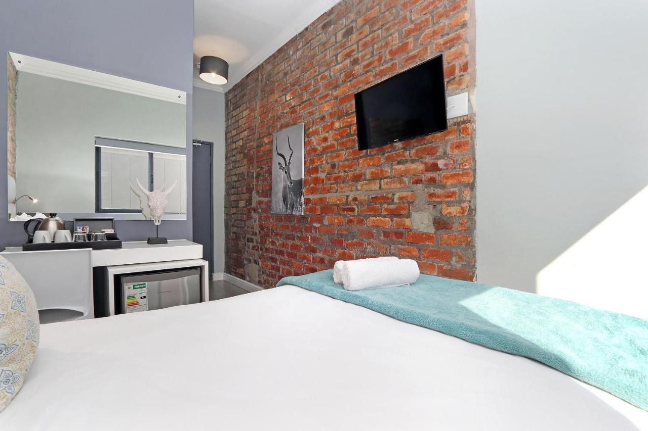 The Rhino Hotel & Apartments Fokváros Kültér fotó