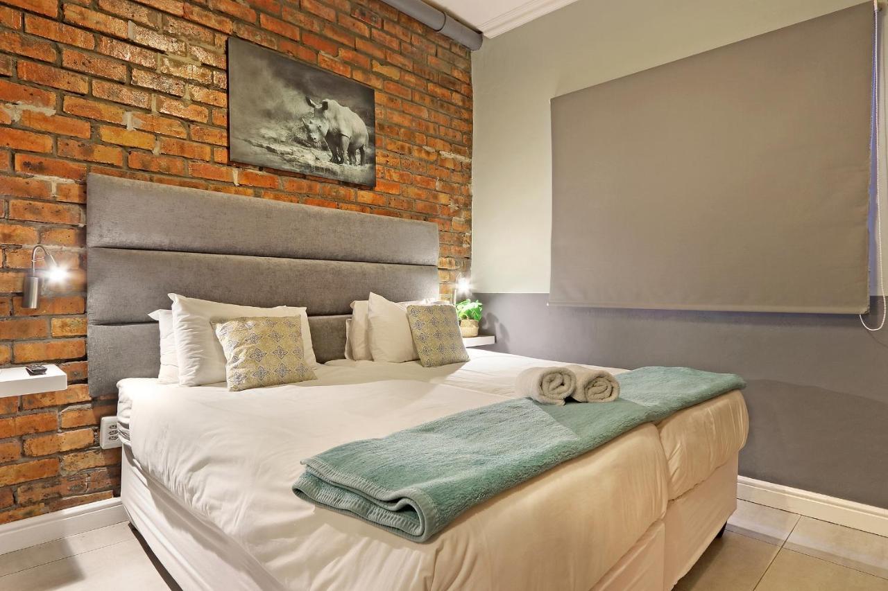 The Rhino Hotel & Apartments Fokváros Kültér fotó