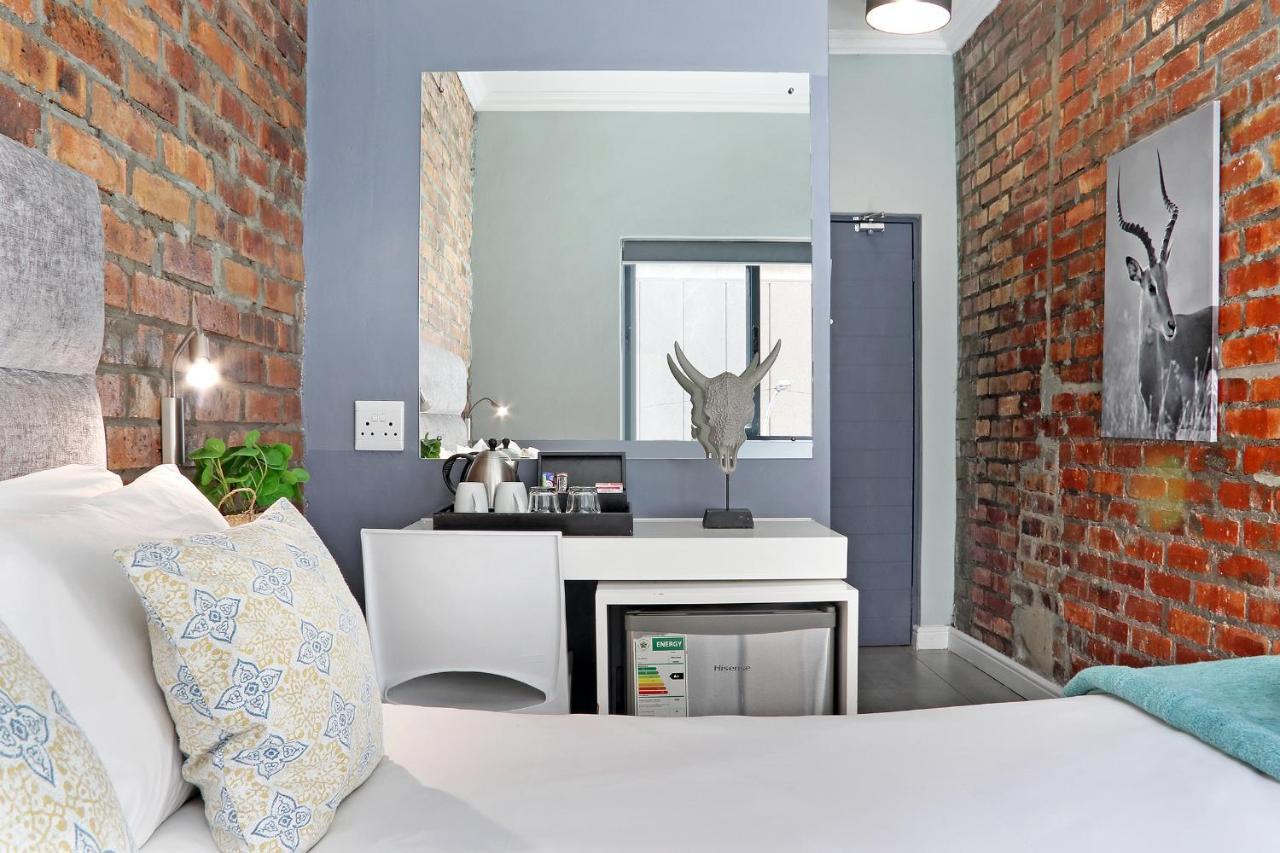 The Rhino Hotel & Apartments Fokváros Kültér fotó