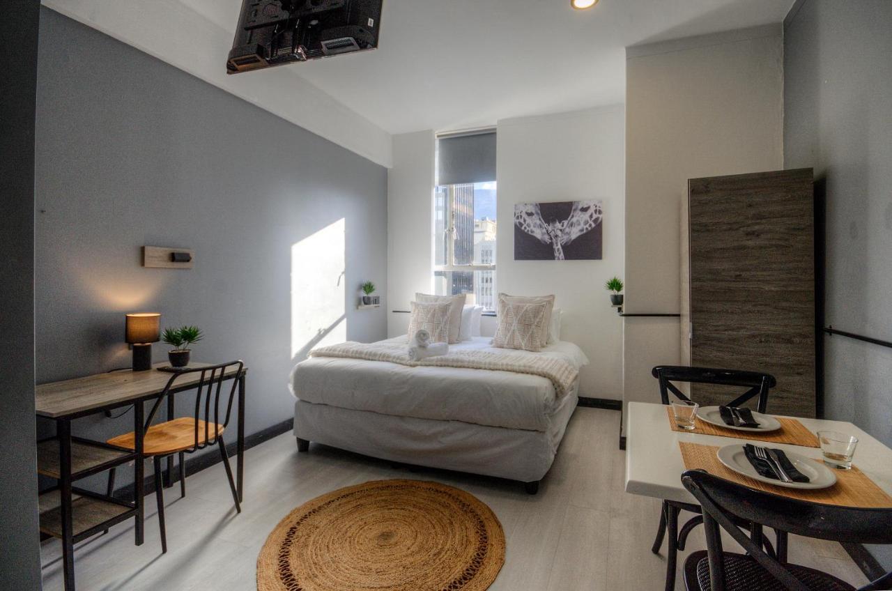 The Rhino Hotel & Apartments Fokváros Kültér fotó